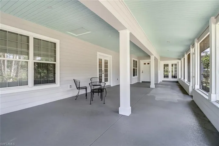 911  9th St Sw  , Naples, FL 34117