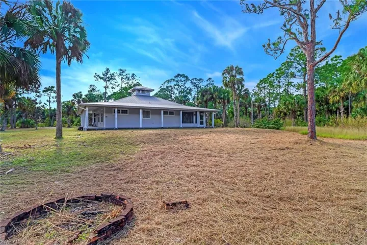 911  9th St Sw  , Naples, FL 34117