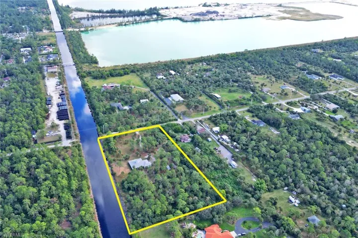 911  9th St Sw  , Naples, FL 34117