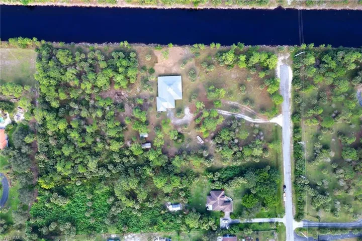 911  9th St Sw  , Naples, FL 34117