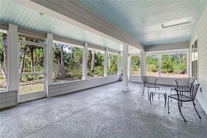 911  9th St Sw  , Naples, FL 34117