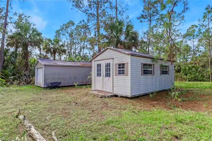 911  9th St Sw  , Naples, FL 34117