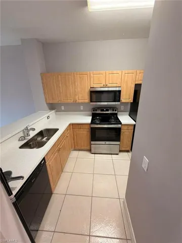 607 Se 13th Pl # 203, Cape Coral, Florida 33990