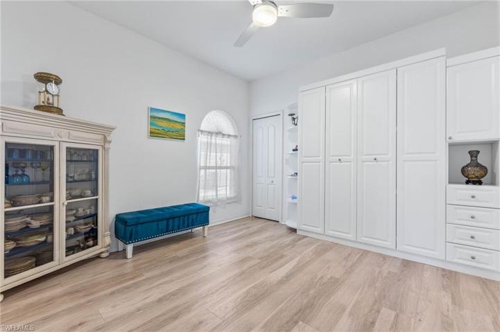 Murphy Bed stay with the property