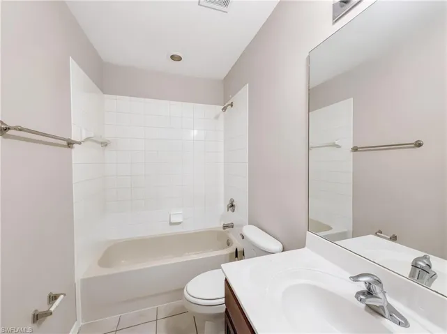 9706 Roundstone Cir, Fort Myers, Florida 33967