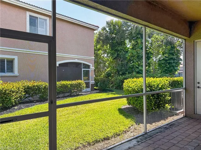 9706 Roundstone Cir, Fort Myers, Florida 33967