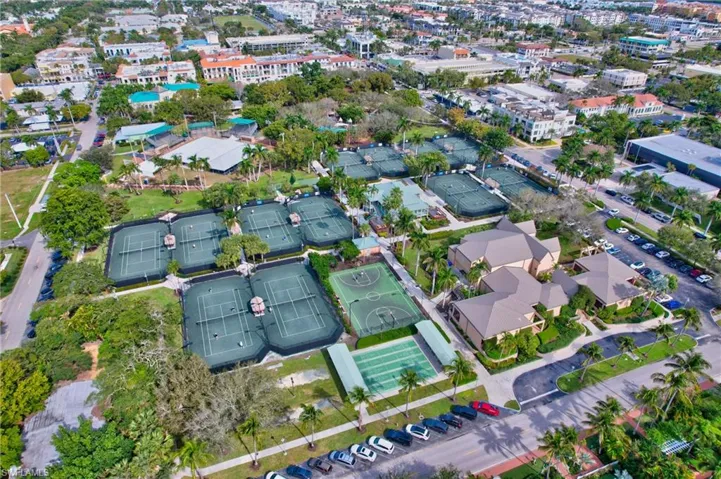 Birds eye view of property