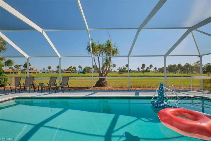 233 SE 10th  TER, Cape Coral, FL 33990