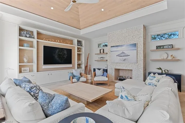 Family room with coquina shell