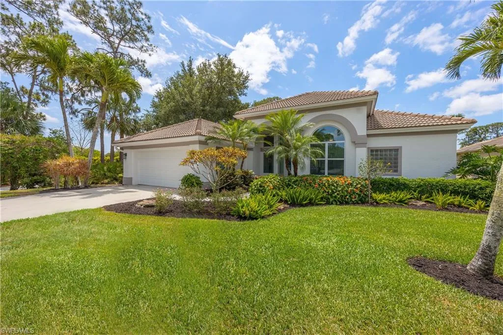6573 Chestnut CIR, Naples, FL 34109,225043794