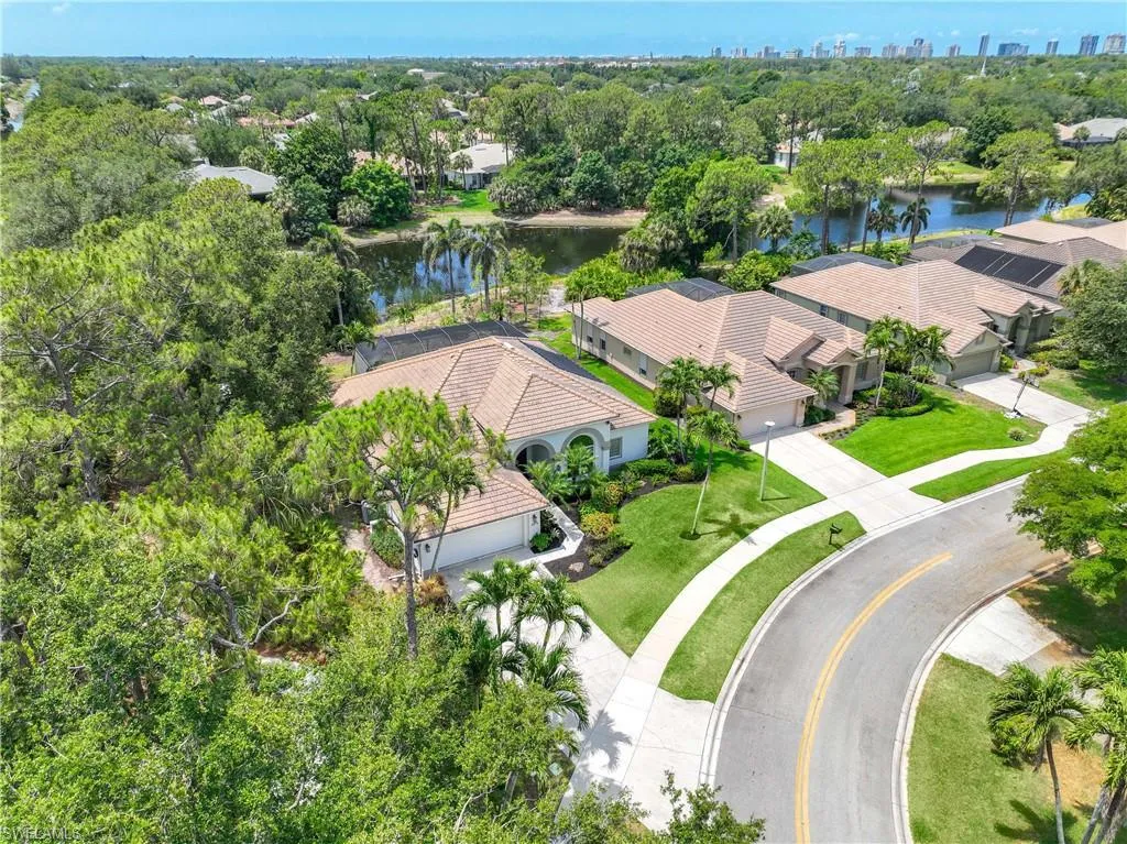 6573 Chestnut CIR, Naples, FL 34109,225043794