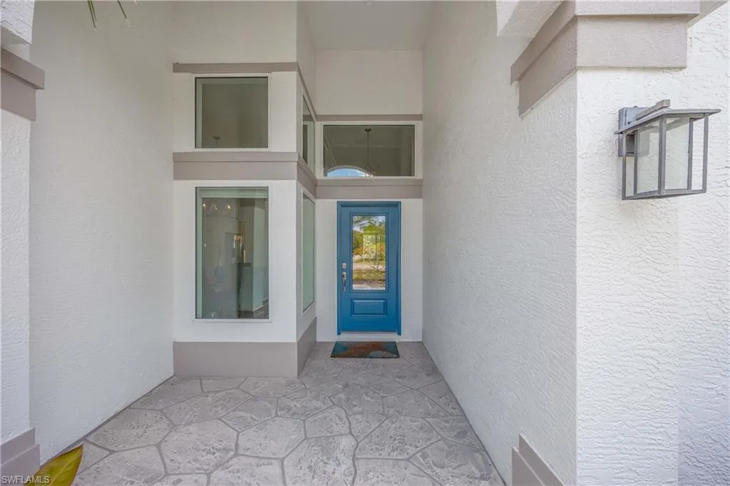 6573 Chestnut CIR, Naples, FL 34109,225043794