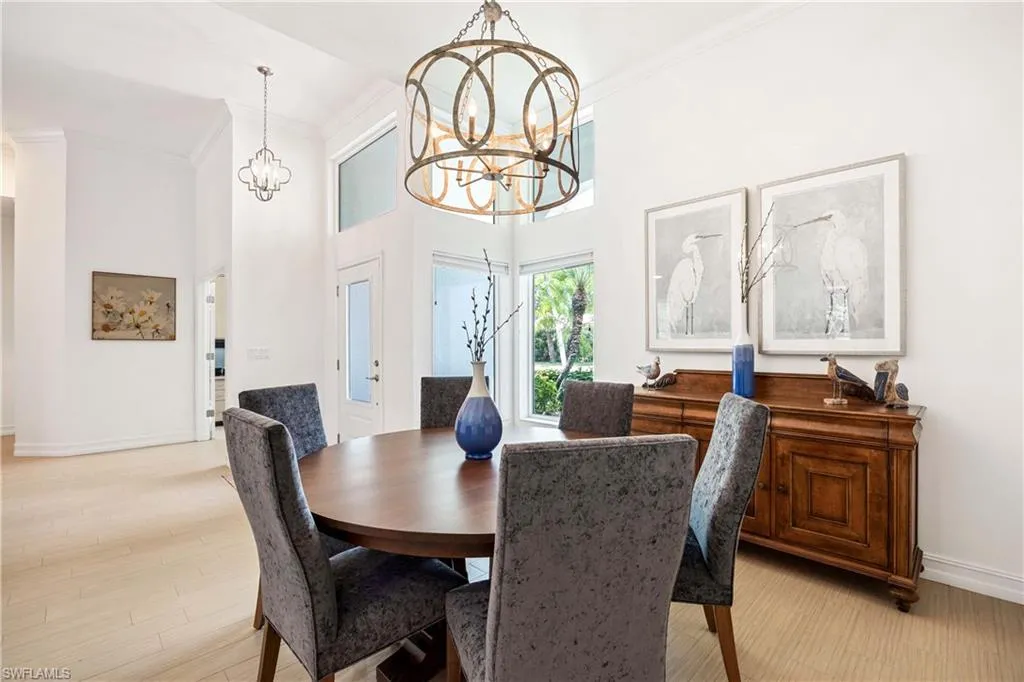 6573 Chestnut CIR, Naples, FL 34109,225043794