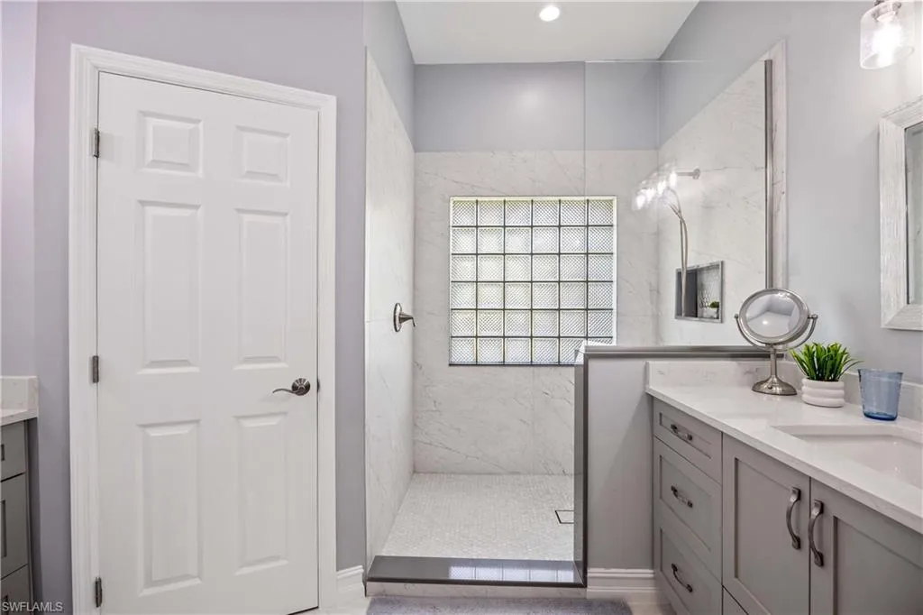 6573 Chestnut CIR, Naples, FL 34109,225043794