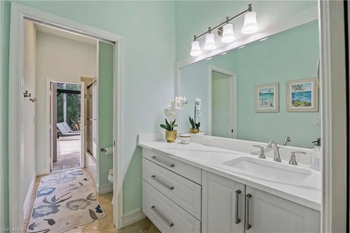 Bathroom for 2 bedroom/pool bath