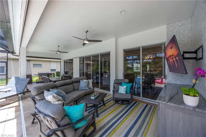 6573  Chestnut  CIR, Naples, FL 34109