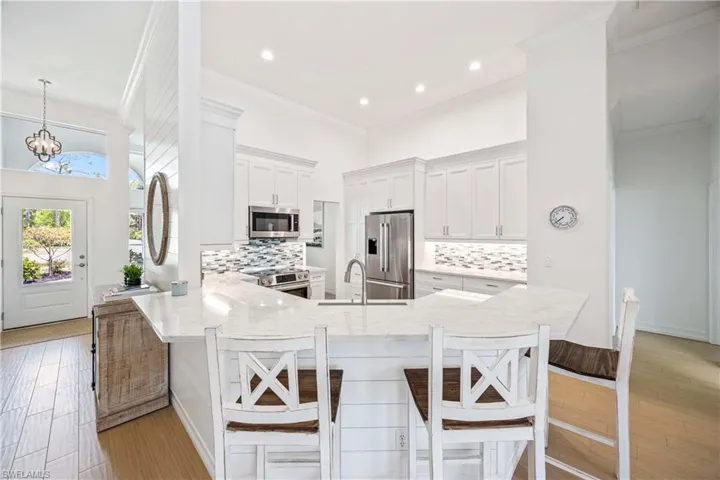 6573  Chestnut  CIR, Naples, FL 34109