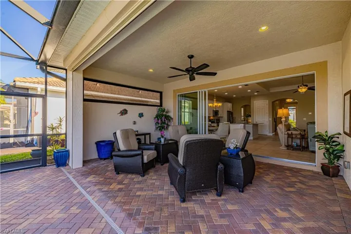 Lanai with Privacy Wall and Outdoor kitchen hook up (Builder Upgrade)