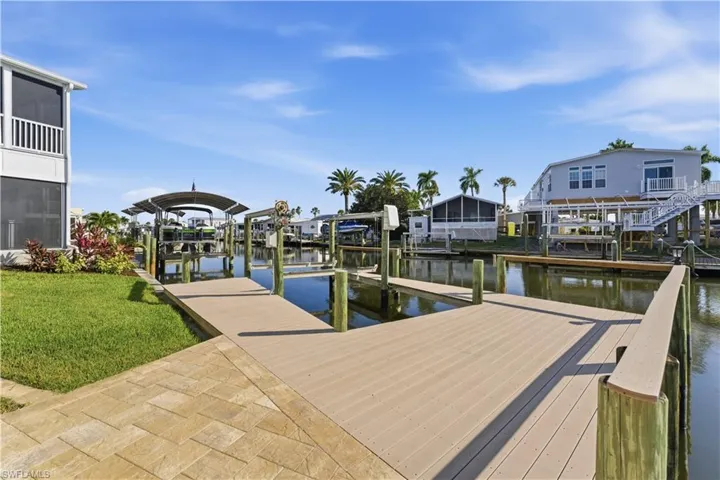 11391  Cypress  LN, Fort Myers Beach, FL 33931