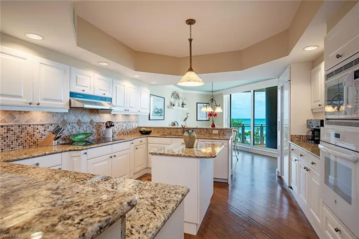 8231  Bay Colony  DR, Naples, FL 34108