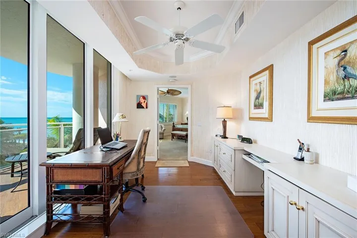 8231  Bay Colony  DR, Naples, FL 34108