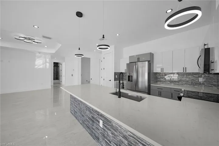 1003 NW 8  TER, Cape Coral, FL 33993