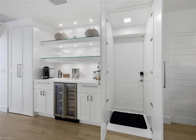 1274 Pine Ct, Naples, Florida 34102