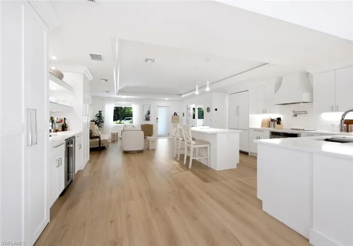 1274 Pine Ct, Naples, Florida 34102