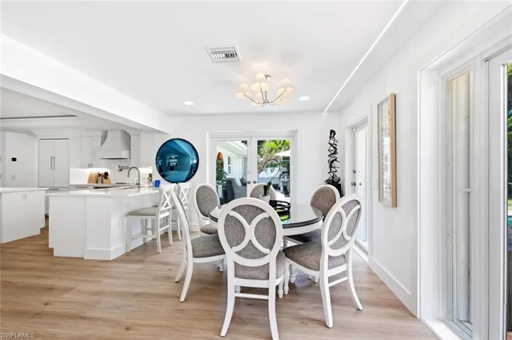 1274 Pine Ct, Naples, Florida 34102