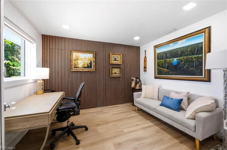 1274 Pine Ct, Naples, Florida 34102