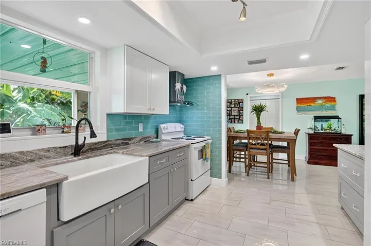 4638 Vinsetta Ave, North Fort Myers, Florida 33903