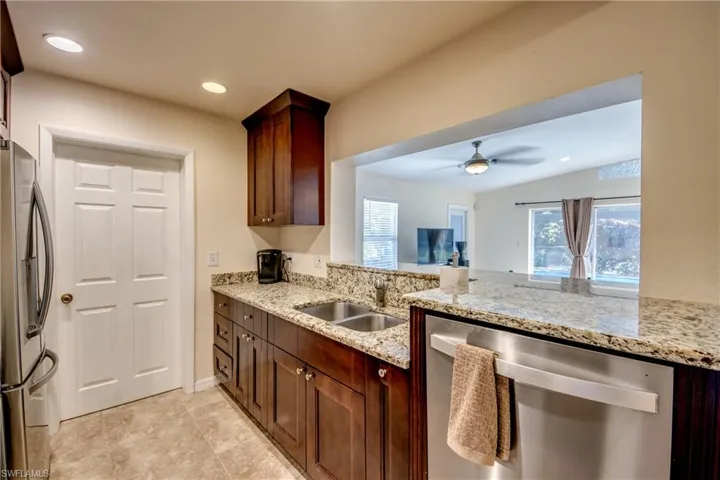 8524  Dartmouth  ST, Fort Myers, FL 33907