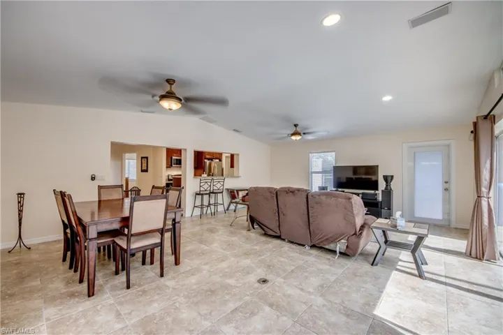 8524  Dartmouth  ST, Fort Myers, FL 33907