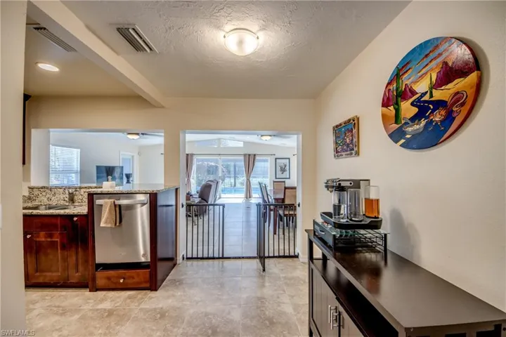 8524  Dartmouth  ST, Fort Myers, FL 33907