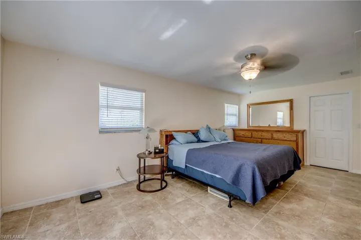 8524  Dartmouth  ST, Fort Myers, FL 33907