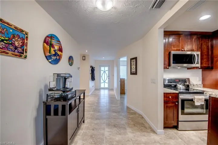 8524  Dartmouth  ST, Fort Myers, FL 33907