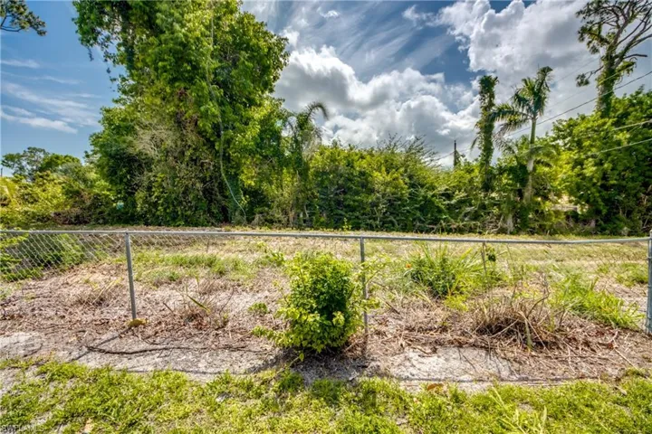 8524  Dartmouth  ST, Fort Myers, FL 33907