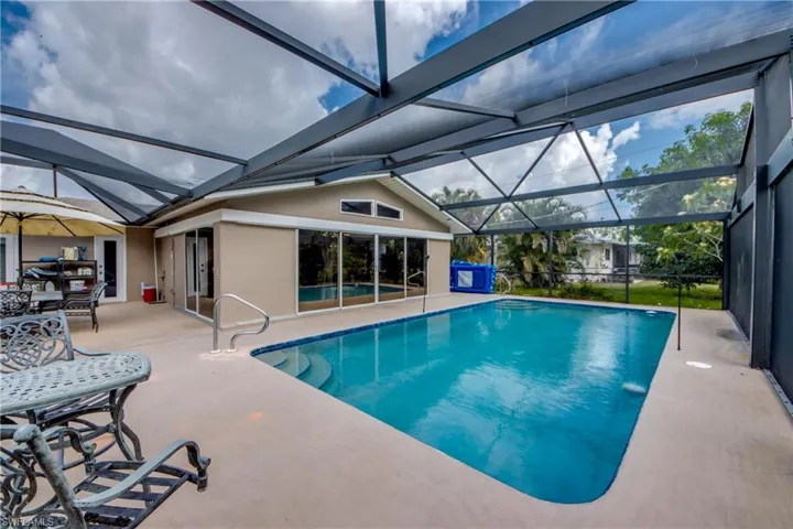 8524  Dartmouth  ST, Fort Myers, FL 33907