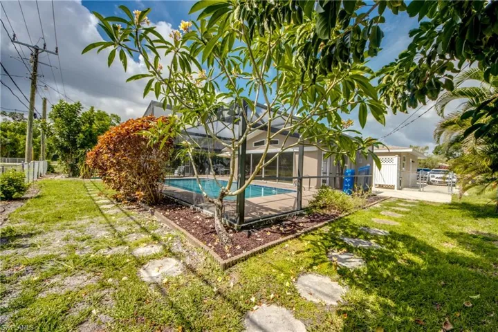 8524  Dartmouth  ST, Fort Myers, FL 33907