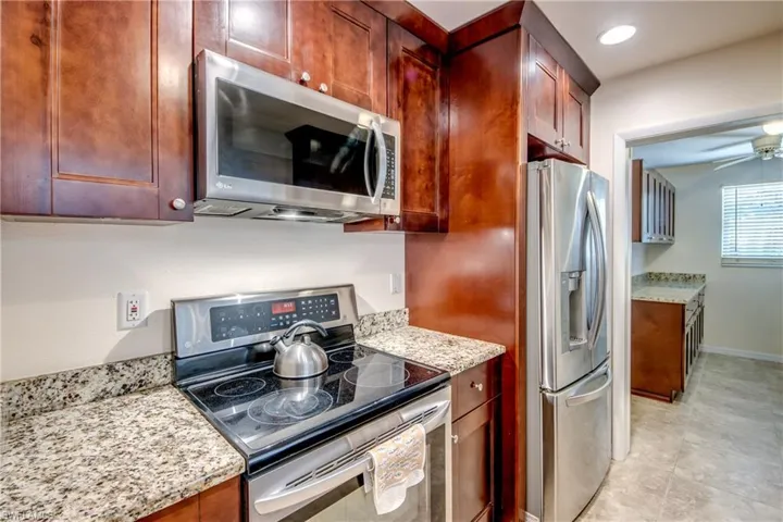 8524  Dartmouth  ST, Fort Myers, FL 33907