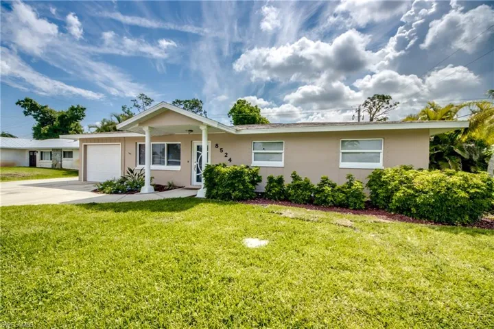 8524  Dartmouth  ST, Fort Myers, FL 33907