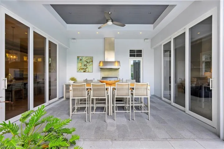 425 Harbour Dr, Naples, Florida 34103