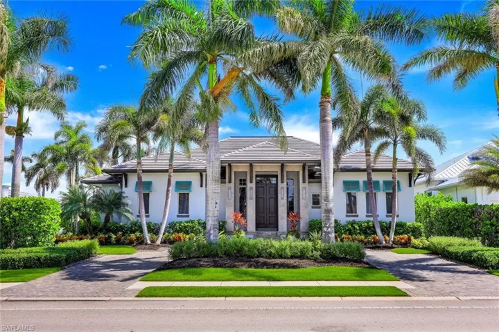 425 Harbour Dr, Naples, Florida 34103