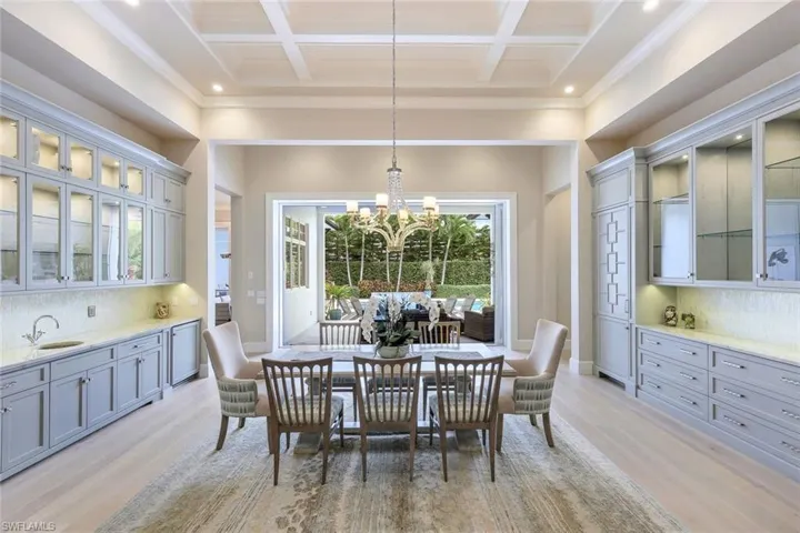 425 Harbour Dr, Naples, Florida 34103