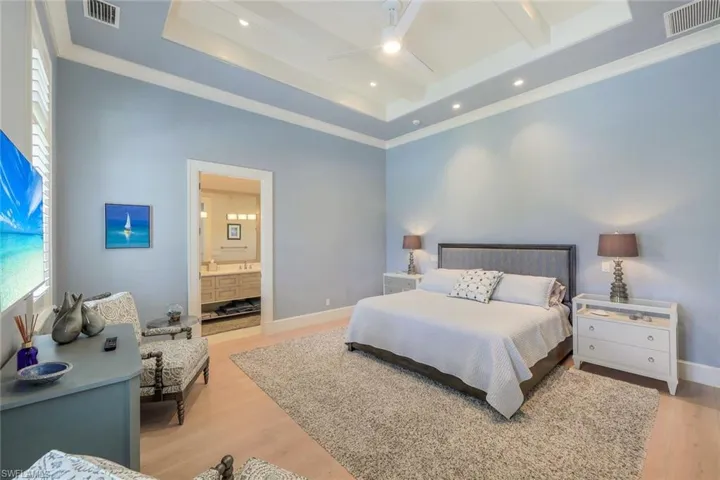 425 Harbour Dr, Naples, Florida 34103
