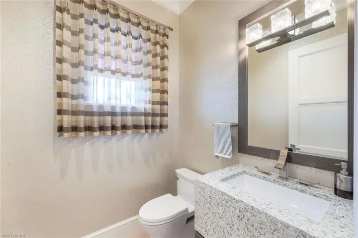 425 Harbour Dr, Naples, Florida 34103