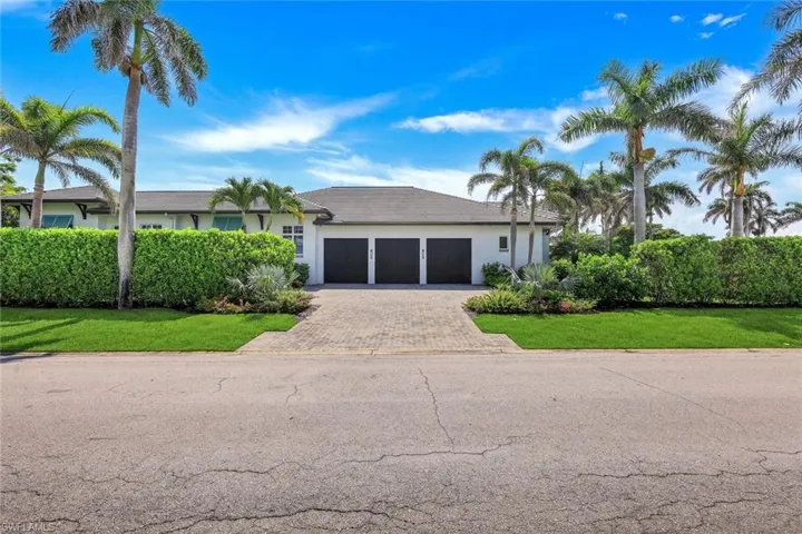 425 Harbour Dr, Naples, Florida 34103