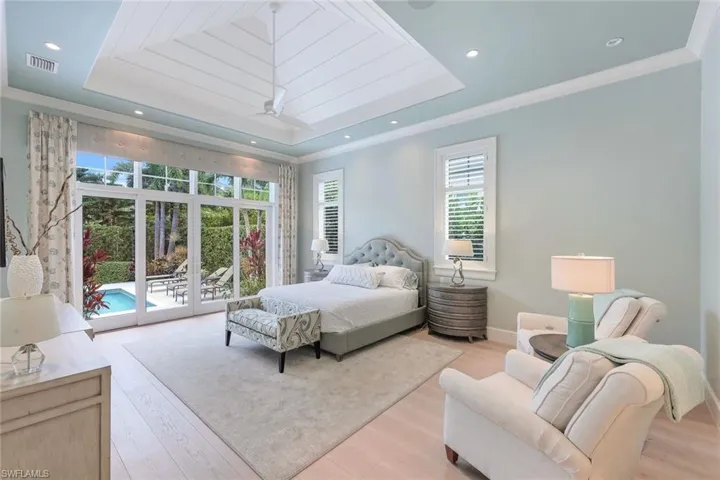 425 Harbour Dr, Naples, Florida 34103