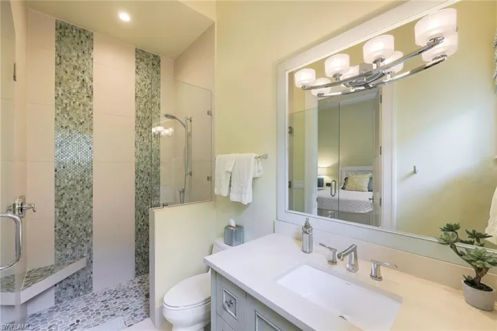 425 Harbour Dr, Naples, Florida 34103