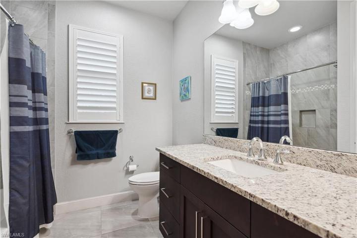 Guest bath with combination tub & shower